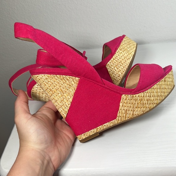 Like new!! BCBGeneration CABARET RAQUEL wedge Sz 8 - Picture 9 of 16